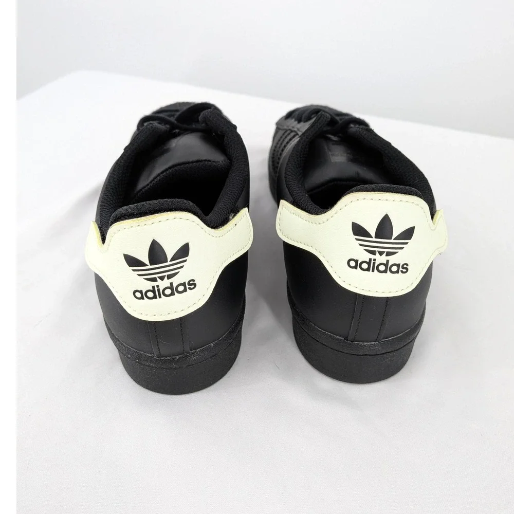 Adidas Superstar Sneakers Men's 5.5/Women's 7 Black Streetwear Classic‎ Glow